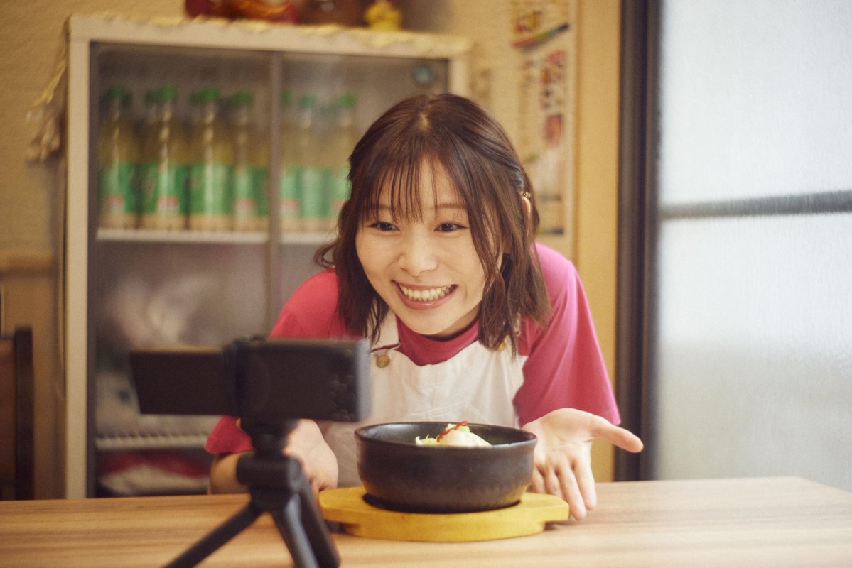 fujitv's tweet image. 今夜11時40分
🏮土ドラ『 #浅草ラスボスおばあちゃん 』🏮
⋱第4話⋰
おばあちゃんが夢ハラスメント!?
 ̄ ̄ ̄ ̄ ̄ ̄ ̄ ̄ ̄ ̄ ̄ ̄ ̄
押しつけないで!
夢をみられない若者たちと75歳松子(梅沢富美男)が衝突?
「人力車」「動画作り」
夢中になれることはあるけれど……