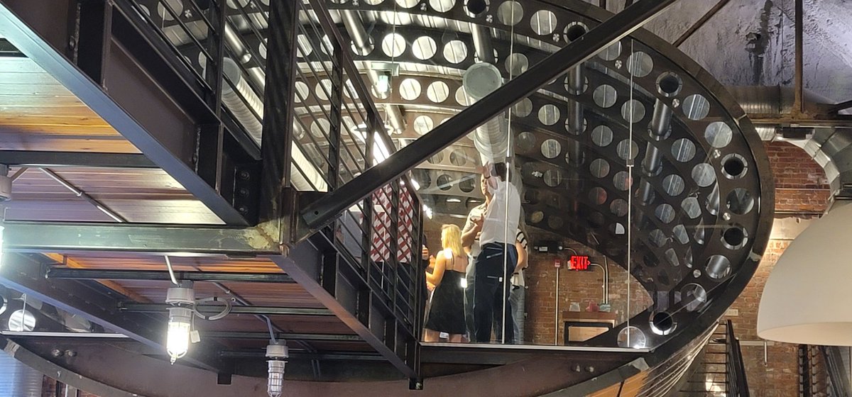 KTG_CRE's tweet image. Check out the mystical and mysterious @acquisizioni holding forth. Quite a flock! Super cool party in this industrial to office reno. Great to see you @JeremyGlantz !