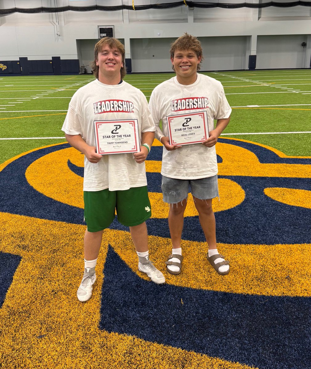 AndyTownsend72's tweet image. Define Leadership: Being comfortable in the uncomfortable. Not taking the easy way out… SHOWING UP for your team! 👊🏻 @TrippTownsend53 Congrats on your Leadership, and Star of the Year Award! #chip