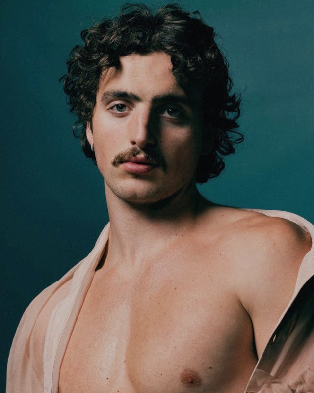 infobensonboone's tweet image. benson boone parece uma obra de michelangelo