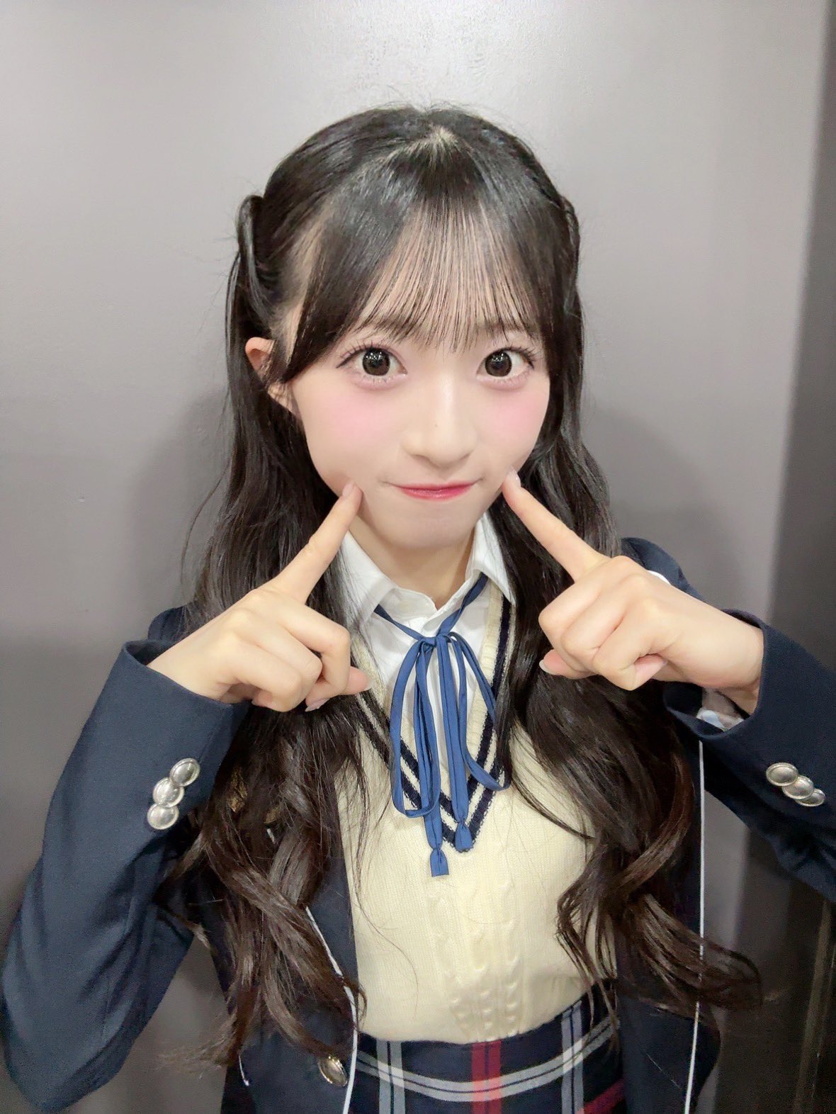 AKB48 秋山由奈 2ショット写真会場限定 お守り おまもり爆レス祈願ver. 秋山由奈 on X: