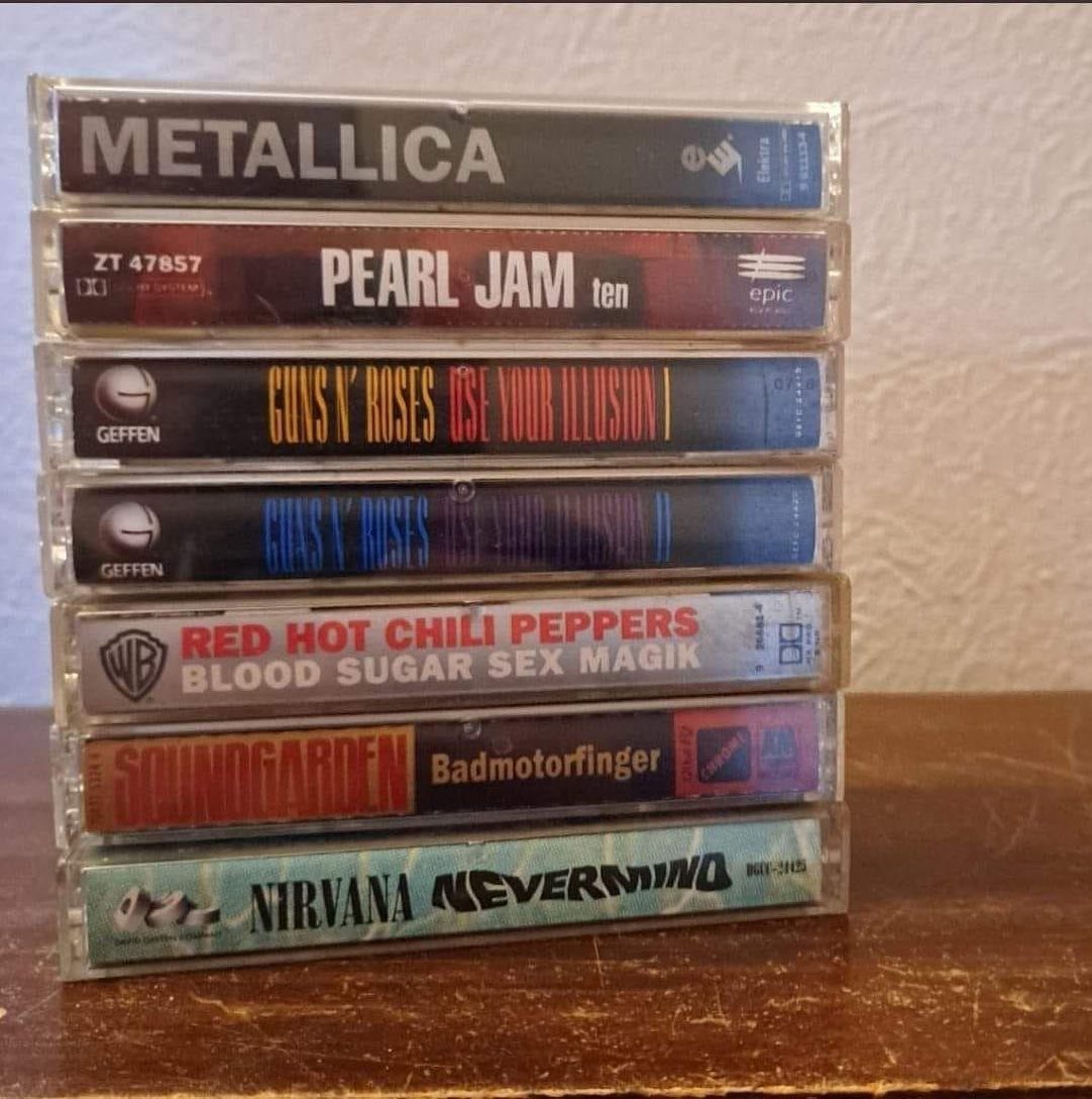 ChiliPeppersArg's tweet image. En un lapso de 44 días todo esto salió al mundo..
Que grandes tiempos, no? 😔