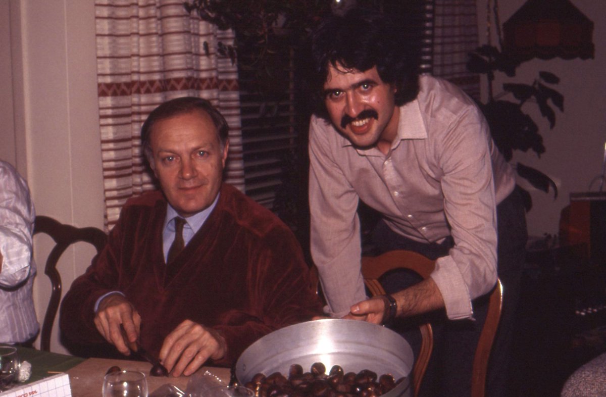 Lprochon's tweet image. A young Mario Seccareccia (28 years old) and Luigi Pasinetti, in Ottawa in 1981, when Pasinetti was a Visiting Professor.