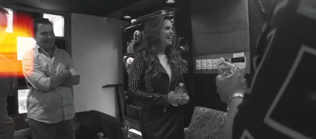 amormxco's tweet image. El día que una canción de Lu no sea un temazo, la tierra temblará. No se pierdan #TodoONada con Pancho Barraza y Lucero. Aquí, Lucero 🤠