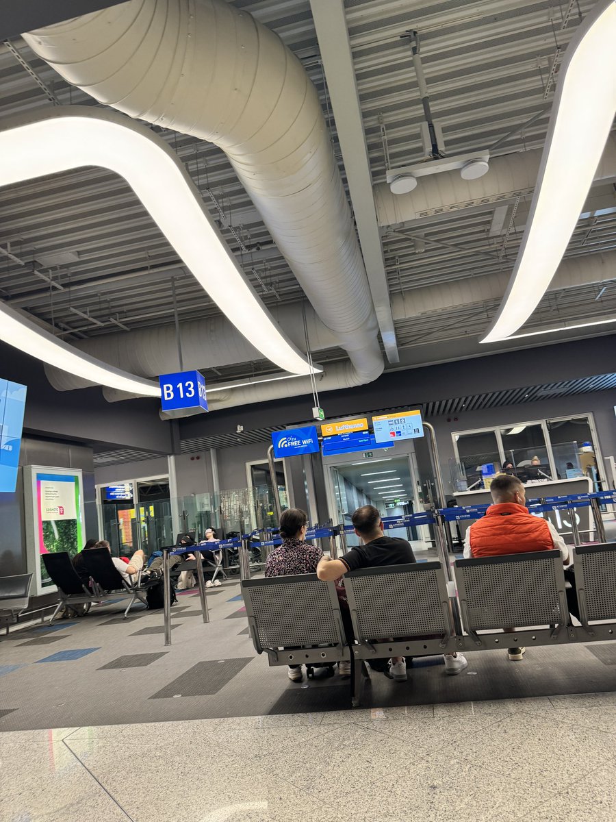 harrisrafto's tweet image. Just started my 18 hour journey to Denver for @LaraconUS . See you on the other side!