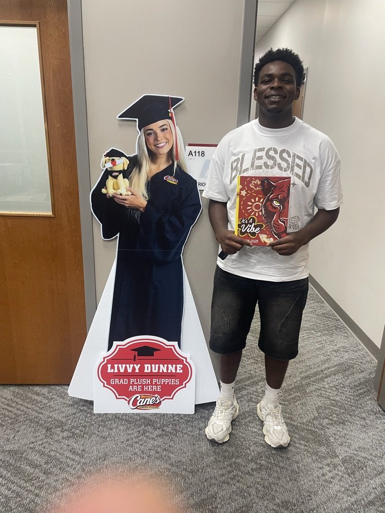 wbrpanthers's tweet image. Livvy is enjoying giving out yearbooks to the Class of '25