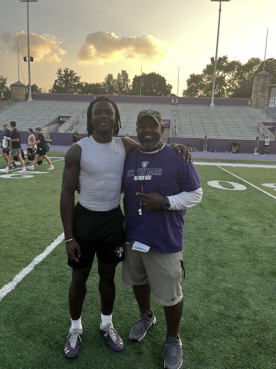 Alamar Brooks (@mar11_8) on Twitter photo After a great camp and conversation with <a href="/CoachTrot/">Regi Trotter</a> Iโm blessed to receive an D1 offer to play football <a href="/UST_Football/">St. Thomas Football</a> <a href="/Coach_Caruso/">Coach Glenn Caruso</a> <a href="/jonstonmac/">Jonston MacIntyre</a> <a href="/PiratesPiperFB/">Piper Pirates Football</a> <a href="/coleworld50/">Coach Orrick</a> <a href="/CMacNeil_iii/">Coach Mac ๐ดโโ ๏ธ</a> After a great camp and conversation with <a href="/CoachTrot/">Regi Trotter</a> Iโm blessed to receive an D1 offer to play football <a href="/UST_Football/">St. Thomas Football</a> <a href="/Coach_Caruso/">Coach Glenn Caruso</a> <a href="/jonstonmac/">Jonston MacIntyre</a> <a href="/PiratesPiperFB/">Piper Pirates Football</a> <a href="/coleworld50/">Coach Orrick</a> <a href="/CMacNeil_iii/">Coach Mac ๐ดโโ ๏ธ</a>