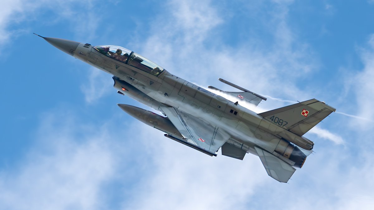 TheFuriousFafik's tweet image. Przed chwilą Wicepremier Władysław Kosiniak-Kamysz ogłosił udzielenie gwarancji kredytowych w ramach programu Foreign Military Financing, pomagającego w finansowaniu zakupu uzbrojenia ze Stanów Zjednoczonych w ramach procedury Foreign Military Sales.
Wysokość nowo udzielonych…
