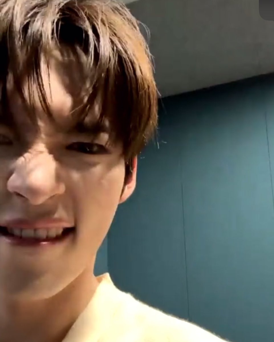 hanbaobin's tweet image. LMAOOO HE MAD
