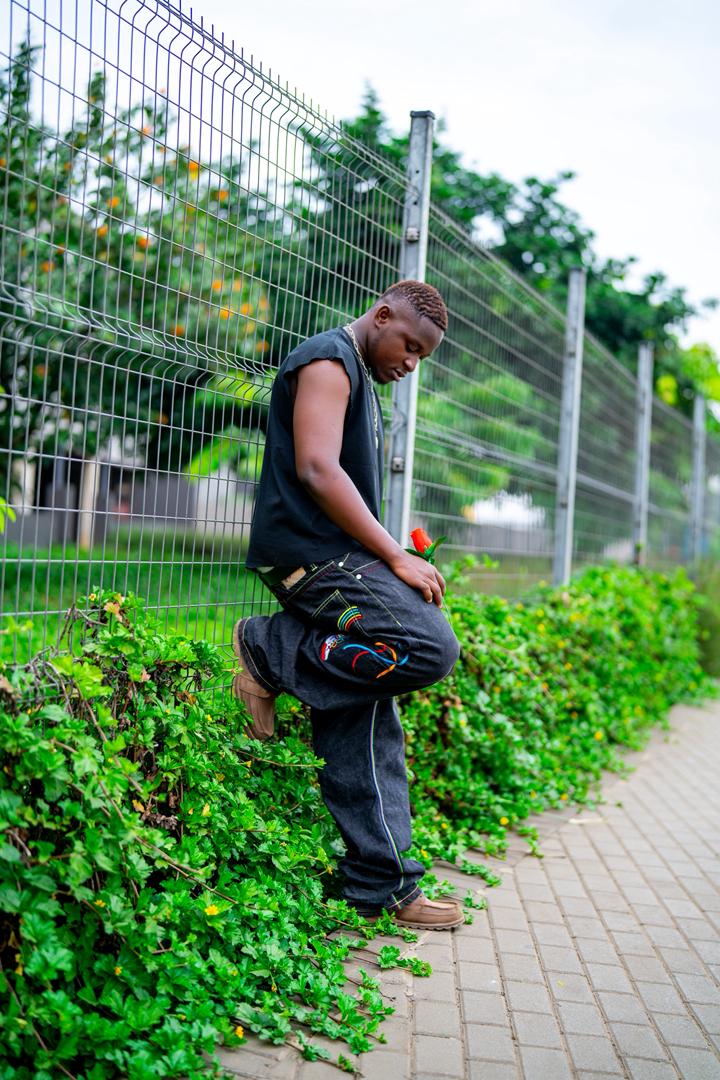BrosEntert's tweet photo. ''My heart still dey cry for you, babe." @1kobbywest https://t.co/nhd5m8VvYE