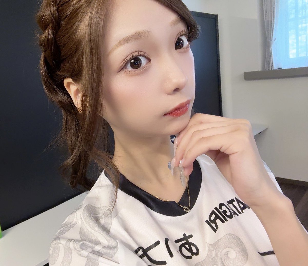 アイヌフェスト！
暑い中ありがとうございました！

いつもと違う衣装のタイトル未定
どうでした？🤍

前髪もいつもよりガッツリ分けてみた👱🏻‍♀️🩷