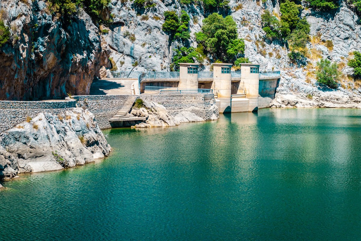 🛜El <a href="/goib/">Govern de les Illes Balears</a> impulsa un projecte pioner per vigilar en temps real els aqüífers de les Illes Balears.

🌊El repte tecnològic, en col·laboració amb la <a href="/UIBuniversitat/">Universitat de les Illes Balears - UIB</a>, cerca millorar la  gestió de l’aigua subterrània mitjançant sensors avançats.

✍️tn.caib.es/SensorsAquifers