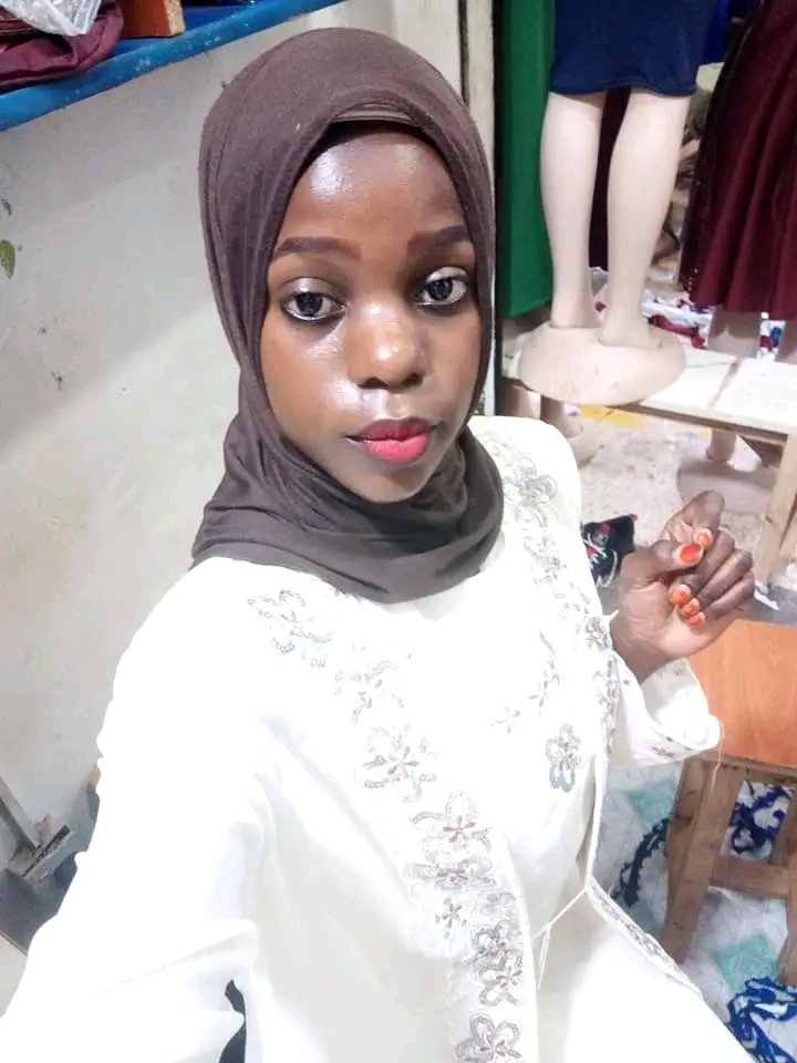 ShadiahNagawa03's tweet image. Sometimes you just run short of words,
Sometimes the heart aches in a way the mouth cant explain,
Sometimes u think u're worse,
Sometimes u realise u're perharps ungrateful!
But all the time, u realise u're so lucky to talk to Him atleast 5times a day.
Jumm'ah kareem Ummahβ€β€β€