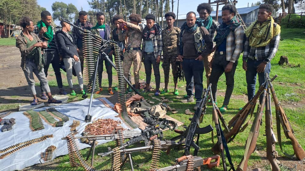 MollaJejaw's tweet image. መልካም ዜና
የጋተዉ ብርጌድ አዛዥ አለሙ ሃብቴ የሚባለዉ ፅንፈኛ 13 አባሎቹ ይዞ በአንጎለላ ጠራ ወረዳ እጁን ለጥምር ጦሩ ሰጥቷል።
የሰላም መንገድን መምረጥ ከማንም በላይ ራስን ከአላስፈላጊ መስዋዕትነት ይታደጋል ለወጡበት ማህበረሰብ ሰላም ይሰጣል