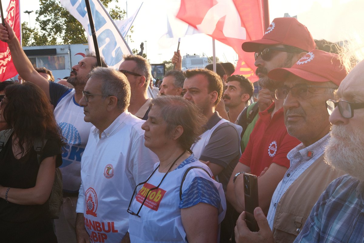 istabip's tweet image. 📢 Orman yangınında yitirdiğimiz orman işçileri için Kadıköy'den seslendik: Önlenebilir her işçi ölümü iş cinayetidir!
👇
istabip.org.tr/8579-orman-yan…