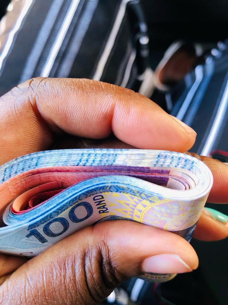 Can I bless 5 people with R150 ? If yes comment ZULO SweeterSuccess now 🥳🤭.