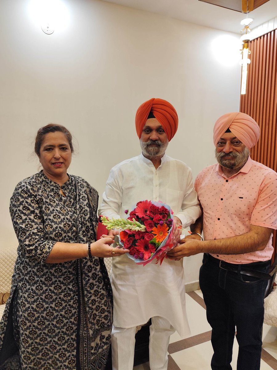 jagdipskahlon's tweet image. Honoured to welcome S. Davinder Singh Sahni Ji (President), Prof. Kulvinder Singh Ji (General Secretary), and S. Surinder Singh Rama Ji (Treasurer) of City Aid Foundation - An #NGO dedicated to #environment, #education, and social welfare - at my residence.
I am grateful for…