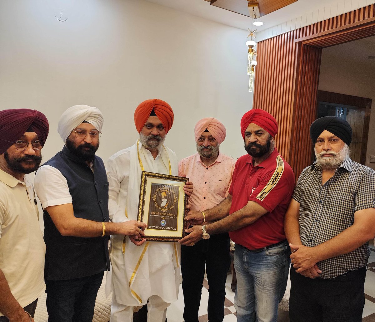 jagdipskahlon's tweet image. Honoured to welcome S. Davinder Singh Sahni Ji (President), Prof. Kulvinder Singh Ji (General Secretary), and S. Surinder Singh Rama Ji (Treasurer) of City Aid Foundation - An #NGO dedicated to #environment, #education, and social welfare - at my residence.
I am grateful for…