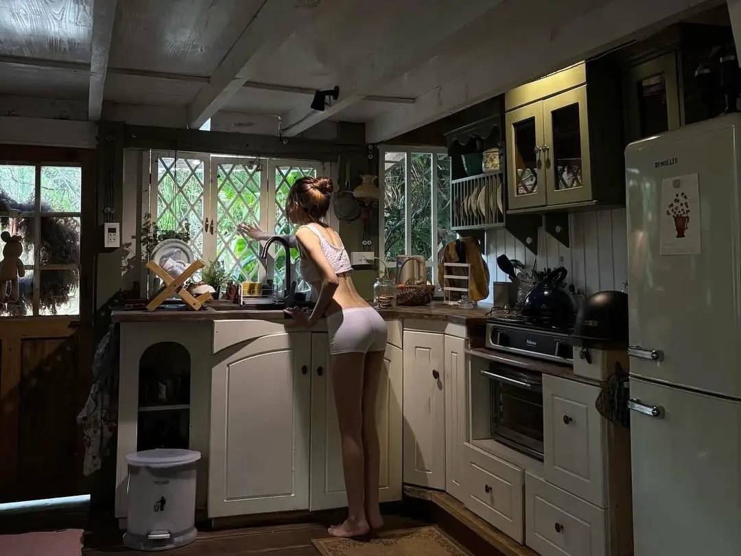kyda31's tweet photo. chị tìm một nam slave , kỹ năng ass tốt. Từ 21-32 tuổi . Ai đáp ứng được thì nhắn tin cho chị nha https://t.co/Z7lM8cUfHc