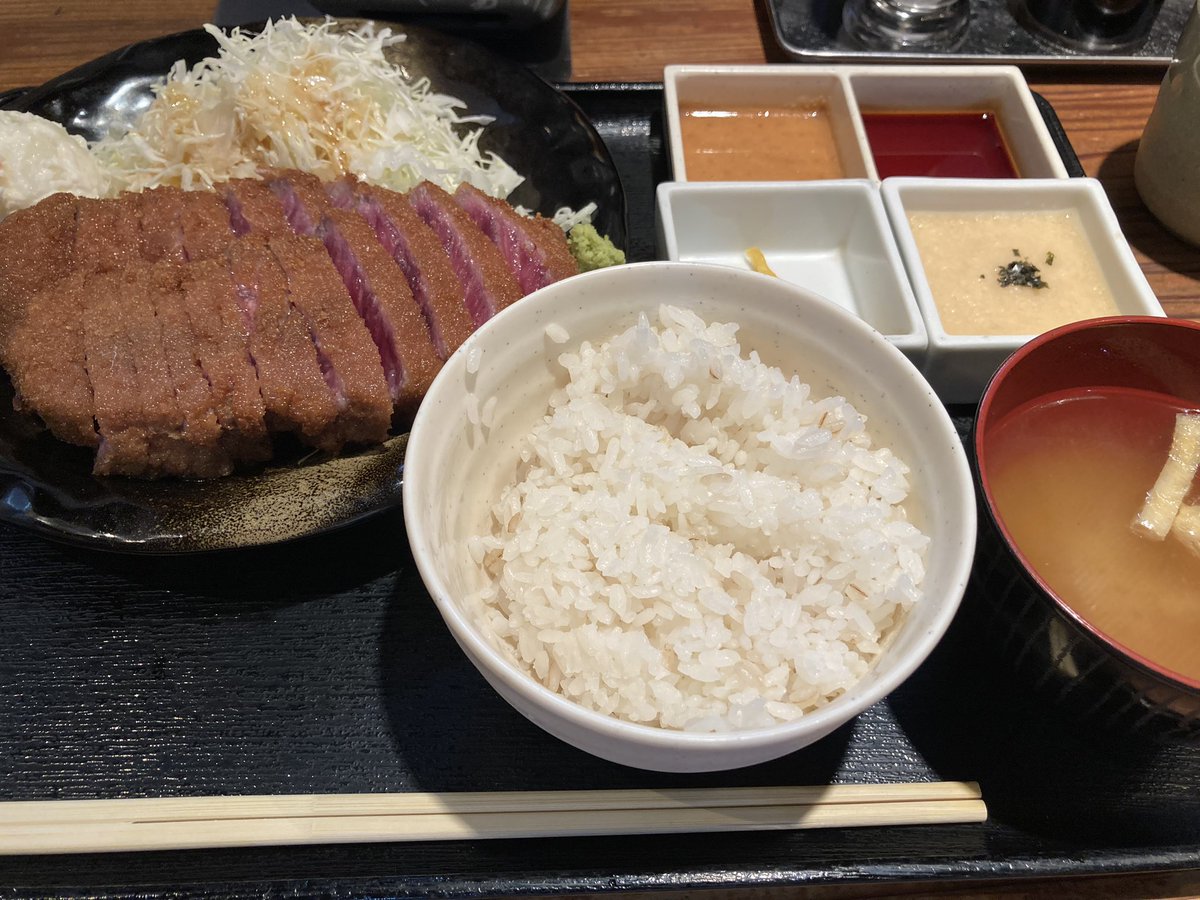 牛かつ冨田
えっ！？ってなるくらいおいしかった