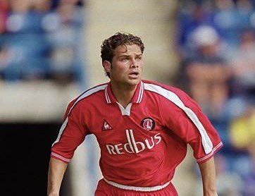 CafcFacts's tweet image. 25/7/2001 Charlton sign 22 year old Luke Young from Tottenham for an initial fee of £3m on a 4 year contract
The fee for Young could rise to £4m, with #cafc set to pay further sums of £250,000 at the end of each of the next four seasons dependent on them staying up