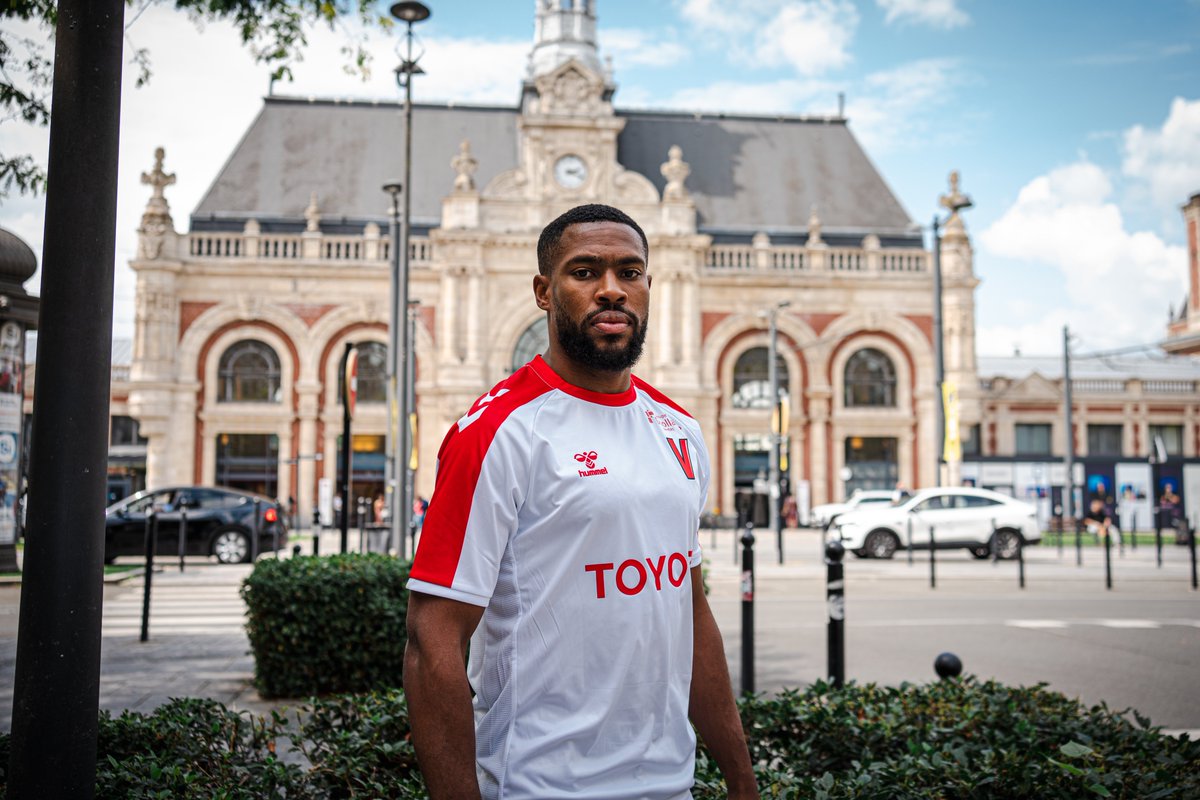 Loïck Landre est Valenciennois ! 🛡️

L’expérimenté défenseur central s’est engagé pour deux saisons avec le #VAFC ✍️

Bienvenue chez toi, Loïck 👋

📝 Plus d’infos : urls.fr/U-qIBD