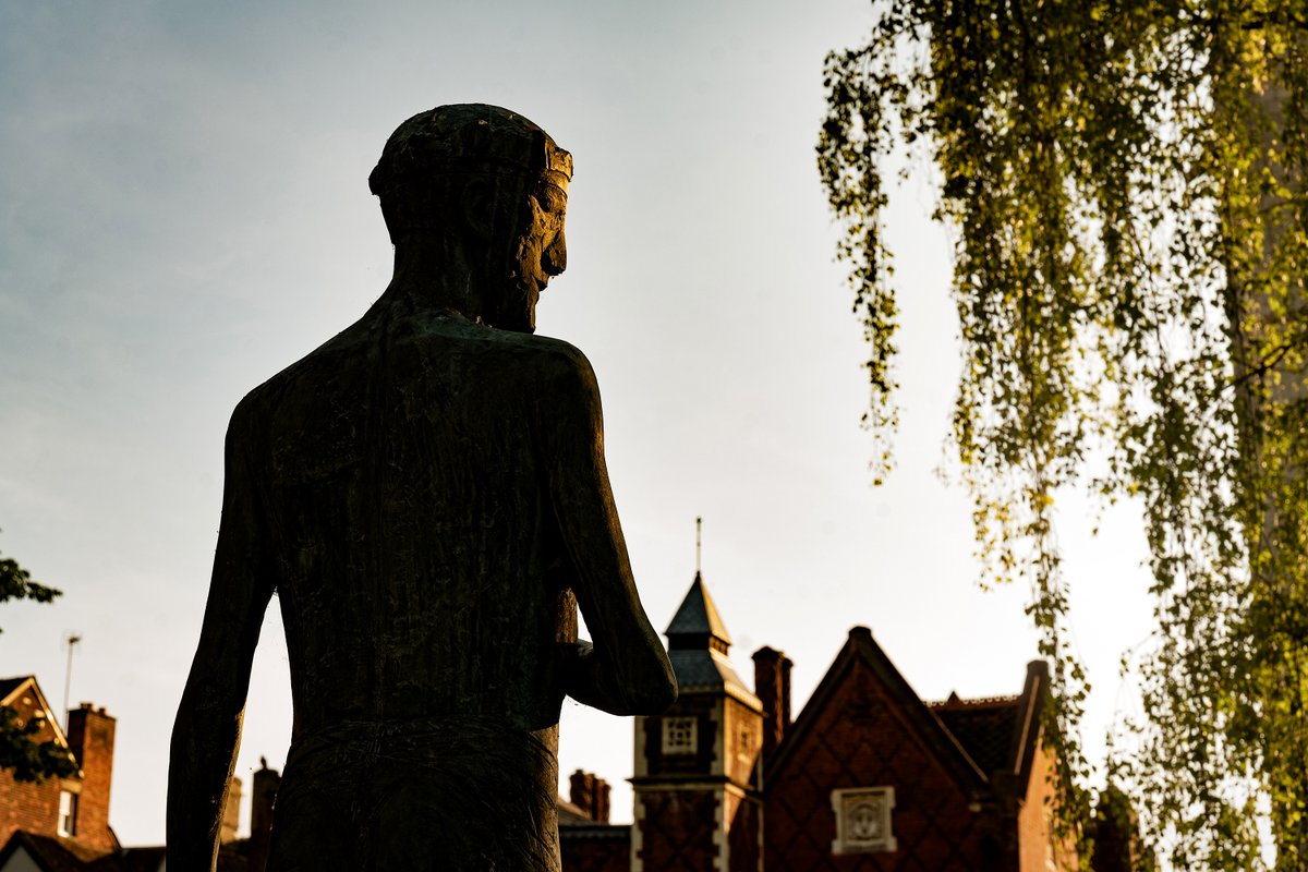 BuryStEdBeyond's tweet image. Keeping an eye on history. 👀
#BuryStEdmundsAndBeyond