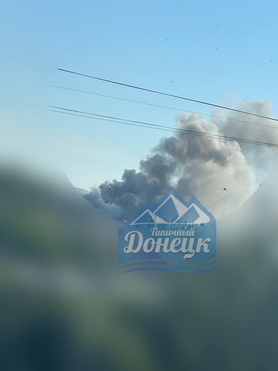 This morning, HIMARS rockets struck targets in temporarily occupied Donetsk, according to local sources.
