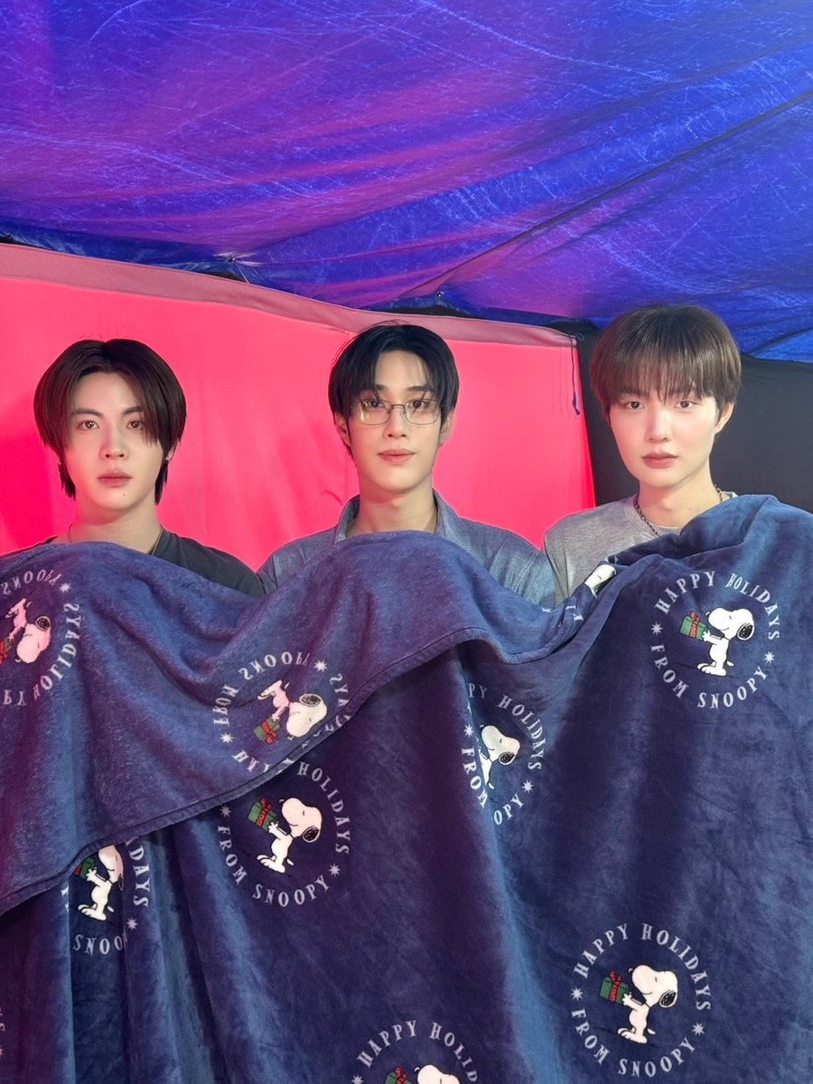 KhemjiraSeries's tweet image. เขมจิราต้องรอด Khemjira The Series 🕯
สวัสดี Q56 จ้ะ ✨️ วันนี้แอบมีแขกรับเชิญพิเศษมาหาถึงกอง ฝากทุกคนคอยติดตามบทบาทของแพทจิในเขมจิราต้องรอดด้วยนะจ๊ะพี่ ๆ ผีสาวทั้งหลาย 😳
ฝากทุกคนส่งกำลังใจให้นักแสดงและทีมงานในคิวนี้ด้วยจ้ะ 🥰
ปอลอ. พี่ลูกแอดขอแปะแฮชสะแท็กเอาไว้ แต่พี่ ๆ…