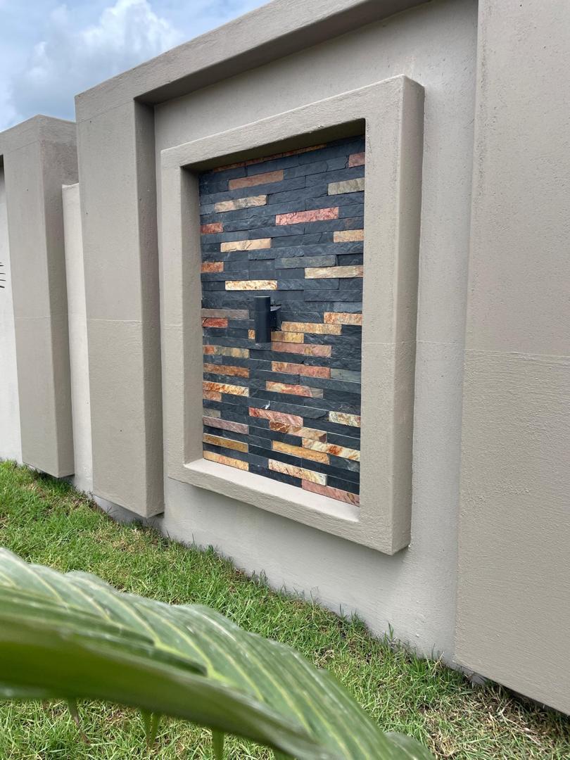 leonestonezw's tweet photo. New fav combo! 😍 Our Dove Grey &amp; Rustic stone cladding is trending for good reason. Modern elegance meets natural warmth. What's your take? #LeoneNaturalStone #DesignTrend #HomeStyle #Harare #architecturaldesign https://t.co/bUfZgFPhdF
