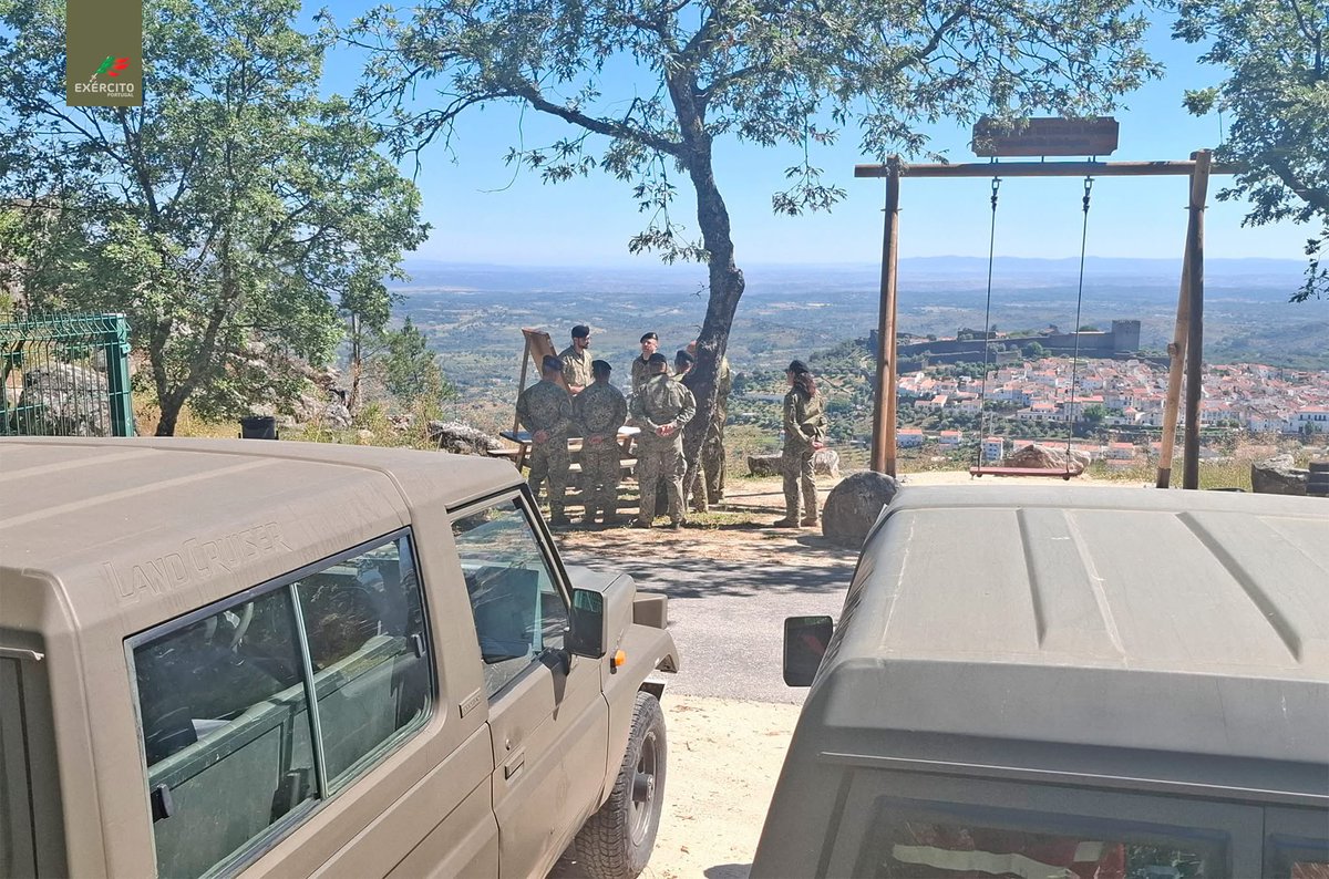 Exercito_pt's tweet image. 📢 Durante 8 semanas, os militares do Centro de Informação Geoespacial do Exército estiveram no terreno a recolher dados científicos para atualizar cartas militares, numa área de 1280 Km2, na região de Marvão e Gavião.
#ExércitoPortuguês #CIGeoE #Cooperação_Nacional