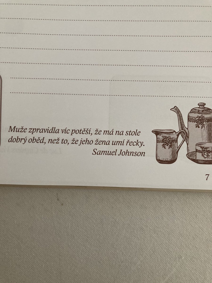 lassquelette's tweet image. i got this cookbook as a gift, safe to say i won’t be writing into it bc i dont wanna be reading these dumbass quotes everytime i need to check a recipe😭😭 translated in alt
