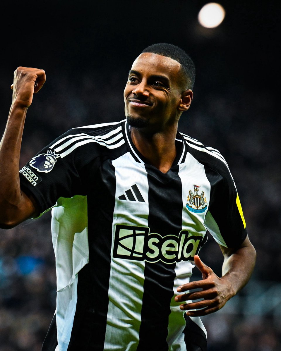 idextratime's tweet photo. 🚨 Newcastle menginginkan setidaknya £150 JUTA untuk Alexander Isak! 🤑🔥

Ini belum termasuk biaya agen, gaji dan pajak transfer 4% untuk klub Premier League, kesepakatan ini bisa berakhir dengan biaya £250 JUTA untuk kontrak selama lima tahun.

📝 @TheAthleticFC