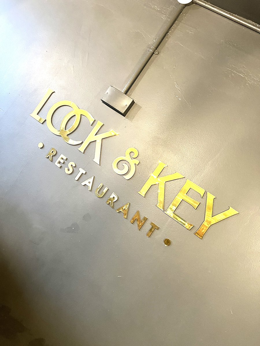 isaac_echodu's tweet image. Every bite tells a story of flavor and tradition. Come write your chapter today! @LockandKeyUG @ticketdaddy_ @MuzzukuluDoni @keithnamu @gazalanduox
#UOXLeague @RealDynamos