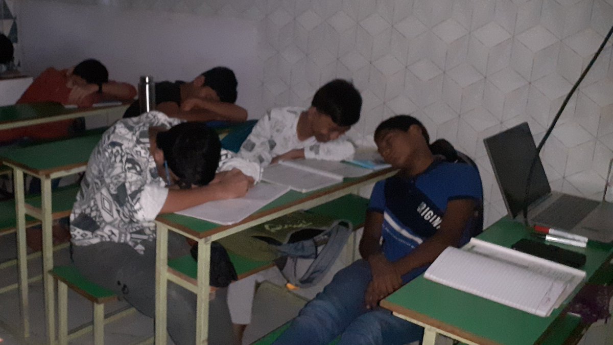 amaanyanimai's tweet image. You know what?
Today I #experimented with a new method:
👉 Taking a 5-minute nap during #study breaks.
Result?
More focus. Better energy. Deeper #learning.
Try it ..... it works fantastic!