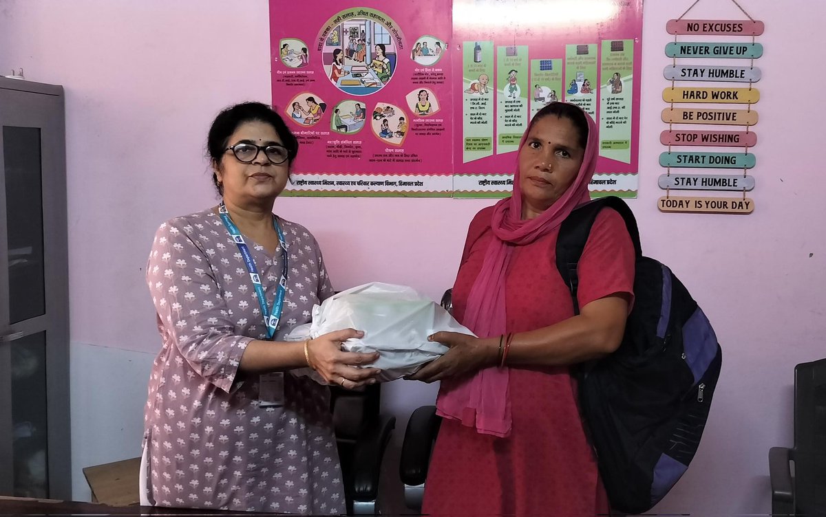 ntep-fatehpur-kangra (@kangrantep) on Twitter photo 🌟 Nutrition is the best medicine! 🌟
Nutrition Kits distributed to TB patients by Dr Richa Mehrotra BMO Fatehpur to support their recovery journey and boost immunity.
Together, we move one step closer to a #TBMuktBharat 💪
#NikshayPoshanYojana
<a href="/dtohpkgr/">TB Mukt Bharat | Kangra Himachal (India)</a>
<a href="/CmoKangra/">CMO KANGRA HP</a>
<a href="/TbDivision/">Central TB Division | #TBMuktBharat</a> 🌟 Nutrition is the best medicine! 🌟
Nutrition Kits distributed to TB patients by Dr Richa Mehrotra BMO Fatehpur to support their recovery journey and boost immunity.
Together, we move one step closer to a #TBMuktBharat 💪
#NikshayPoshanYojana
<a href="/dtohpkgr/">TB Mukt Bharat | Kangra Himachal (India)</a>
<a href="/CmoKangra/">CMO KANGRA HP</a>
<a href="/TbDivision/">Central TB Division | #TBMuktBharat</a>