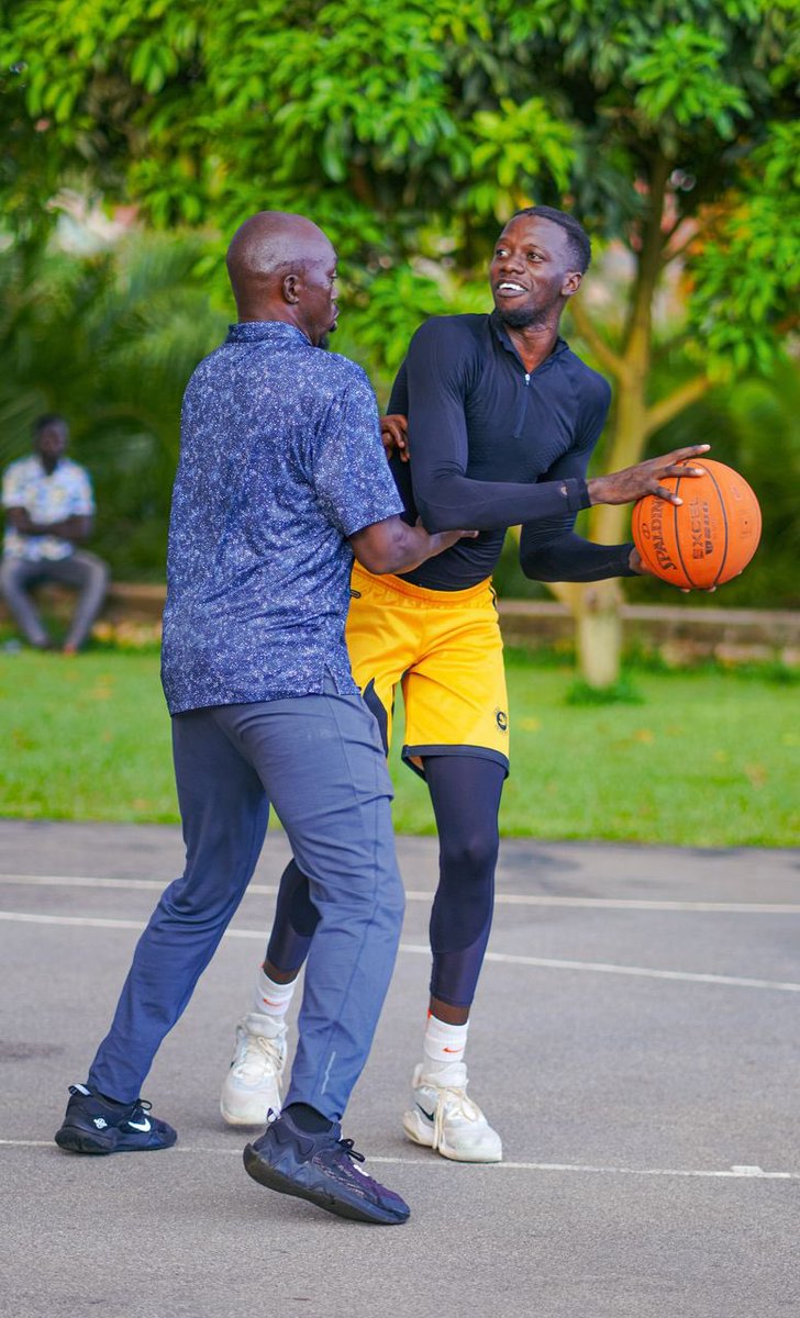 Hey Coach!!
#bestcoachever #saints #basketball