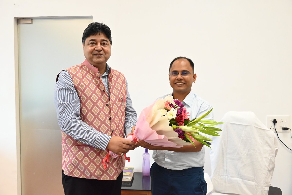 scstdevdept's tweet photo. Shri B. Parameswaran, IAS has taken charge as the Commissioner- cum- Secretary to the Government in the Department of ST & SC Development, Minorities and Backward Classes. #PrincipalSecretary #STSCDevelopment #MinoritiesWelfare #BackwardClassesWelfare #GovernmentInitiatives
1/2 https://t.co/LM8zdNrS1j