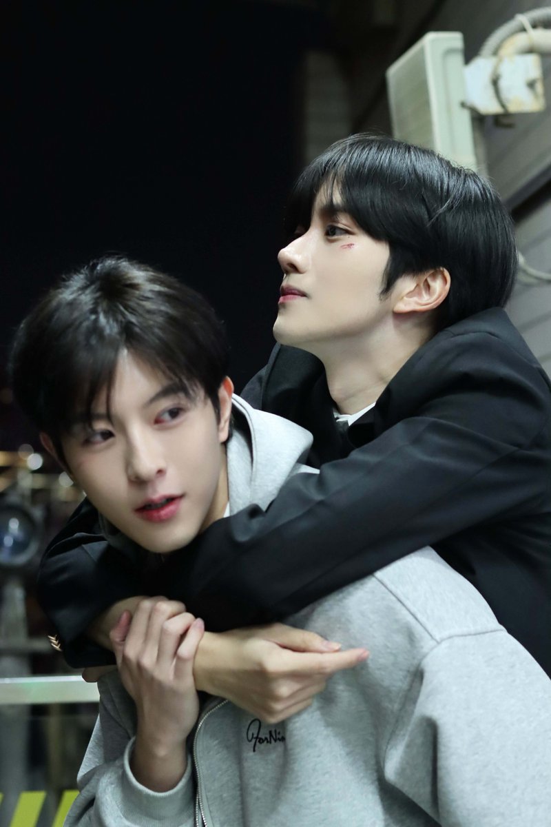 YoukuOfficial's tweet image. #ABODesire Hand in hand, side by side. #EliotHuang #KipukaQiu
#垂涎 #黄星 #邱鼎杰
#YOUKU #优酷