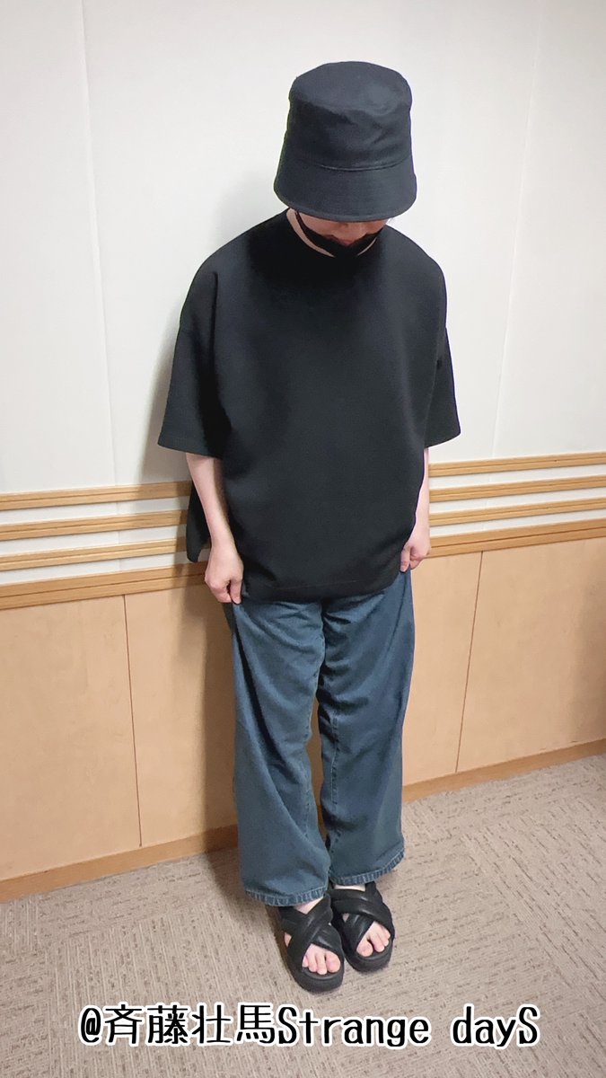 SS_Strange_dayS's tweet image. ネットで人気の服や靴を買うと被ることってありますよね笑 しかし今回のサンダルたちは非常に履きやすく歩きやすい!見た目も好みで気分が上がります!そして拓也さんありがとうございました!またスタジオにも来てくださいー!(そ)
#ラジオSD #斉藤お気に入りです壮馬 #文化放送 #agqr #江口拓也