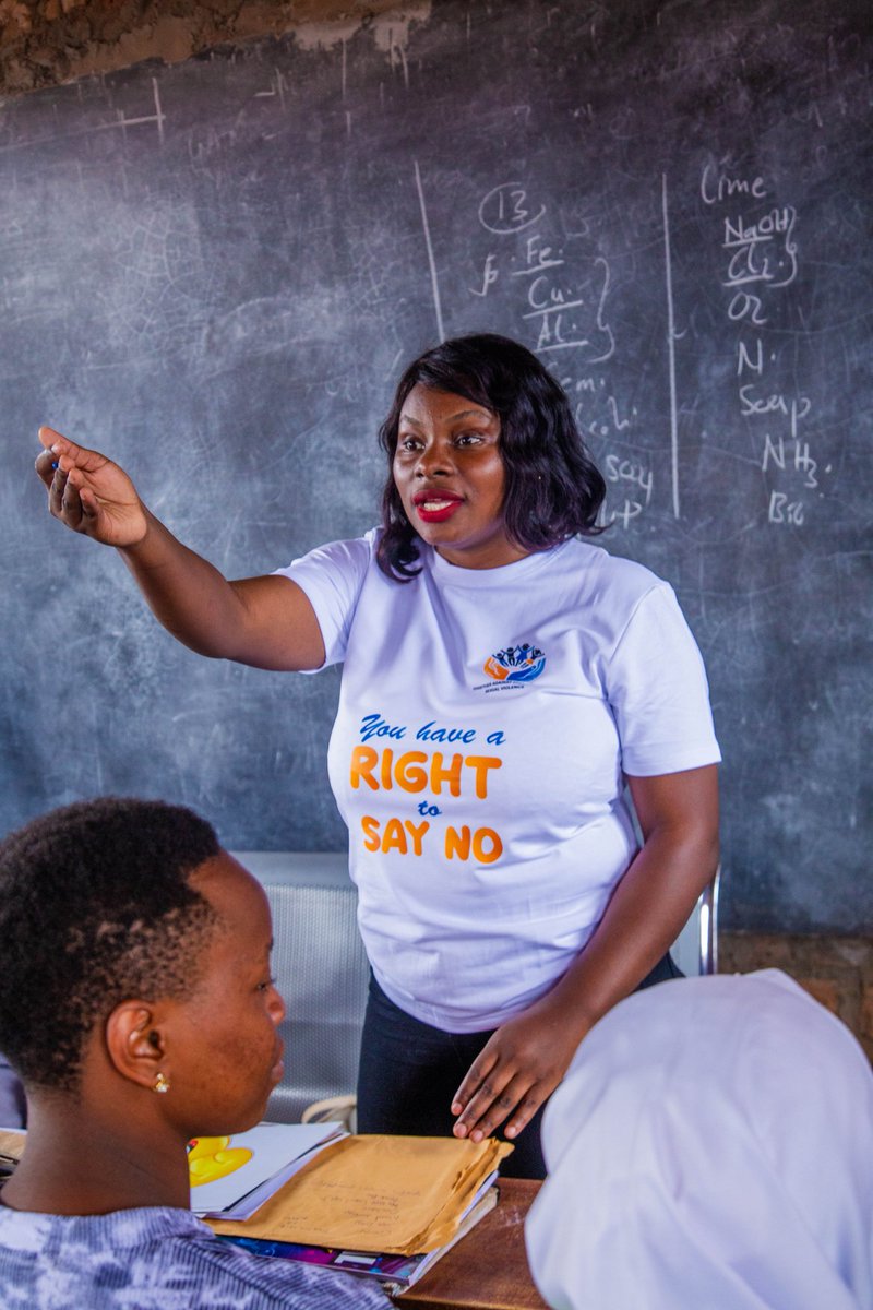 TACSEVU's tweet image. Last week, we took the #YouHaveARightToSayNo Campaign to Bweyogerere High School Kito.
We had an interactive Intentional Sexuality Education session where we discussed; Our Bodies-Puberty, Relationships and What childhood sexual violence is.
#SafeChildrenStrongCommunities