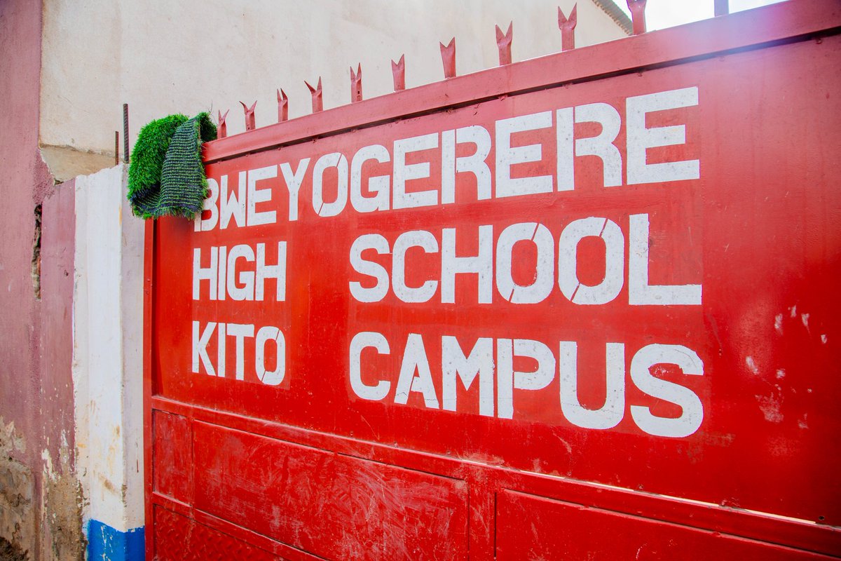 TACSEVU's tweet image. Last week, we took the #YouHaveARightToSayNo Campaign to Bweyogerere High School Kito.
We had an interactive Intentional Sexuality Education session where we discussed; Our Bodies-Puberty, Relationships and What childhood sexual violence is.
#SafeChildrenStrongCommunities