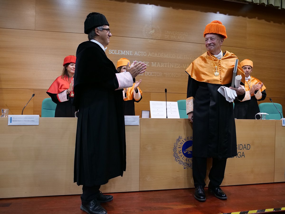 Teo López Navarrete (@teolopezuma) on Twitter photo Con el nombramiento de Jorge Martínez-Vázquez como Doctor Honoris Causa por <a href="/InfoUMA/">Universidad de Málaga</a> no sólo premiamos una trayectoria excepcional, sino que asumimos un compromiso con los valores que encarna: el servicio y la vocación transformadora del conocimiento.
Mi más sincera enhorabuena. Con el nombramiento de Jorge Martínez-Vázquez como Doctor Honoris Causa por <a href="/InfoUMA/">Universidad de Málaga</a> no sólo premiamos una trayectoria excepcional, sino que asumimos un compromiso con los valores que encarna: el servicio y la vocación transformadora del conocimiento.
Mi más sincera enhorabuena.