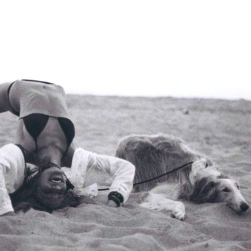 Linconnue11Pat's tweet image. « Vendredi matin… Yoga « le pont ».