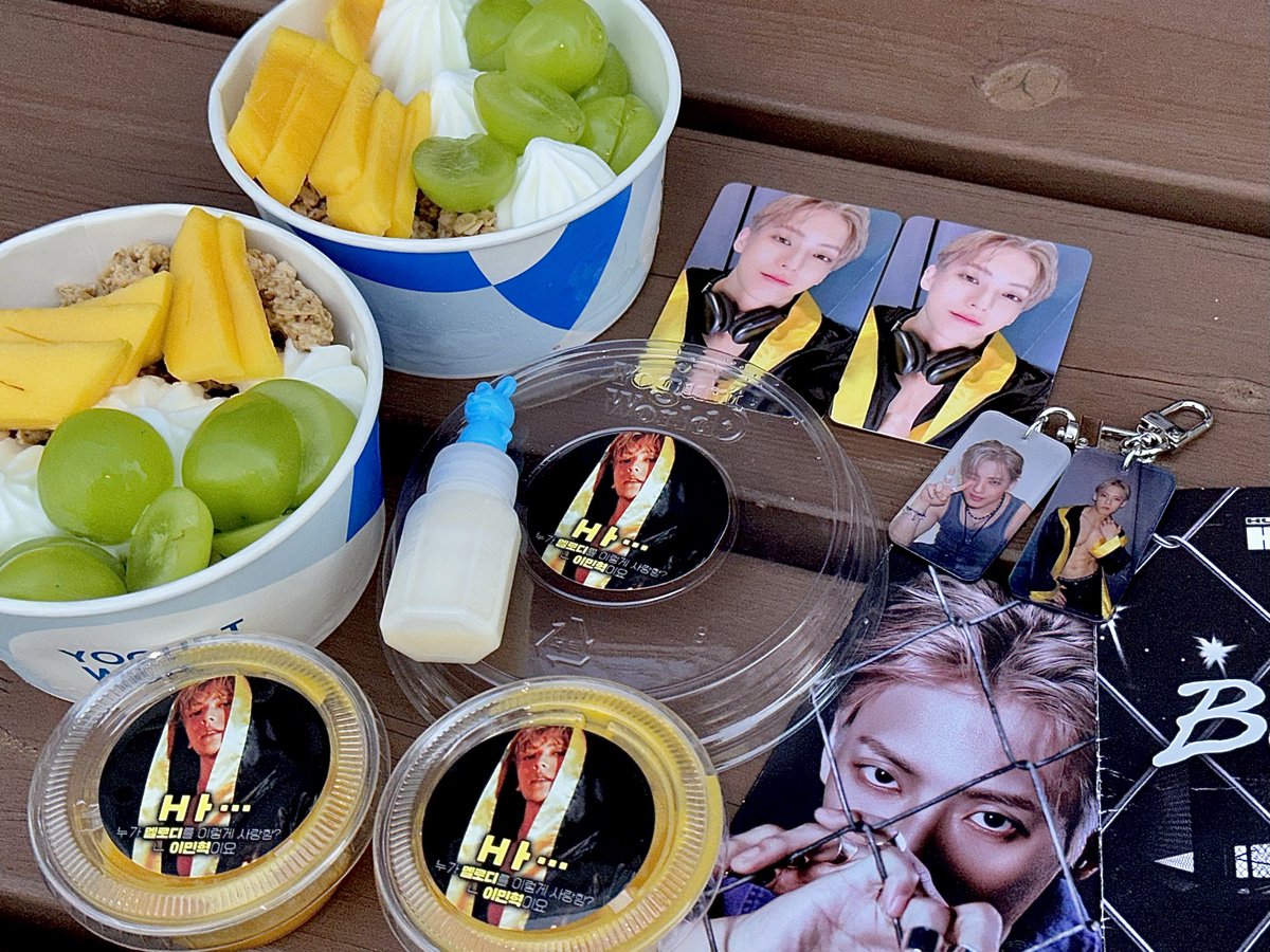 BellII29's tweet photo. 250725 #허타람찌 뮤직뱅크 역조공 요월🍦🩷

HUTA pick, 민혁 pick 고를 수 있게 준비해 주신 거 되게 고마우시다 .. 💛 https://t.co/MsD2prR7rN