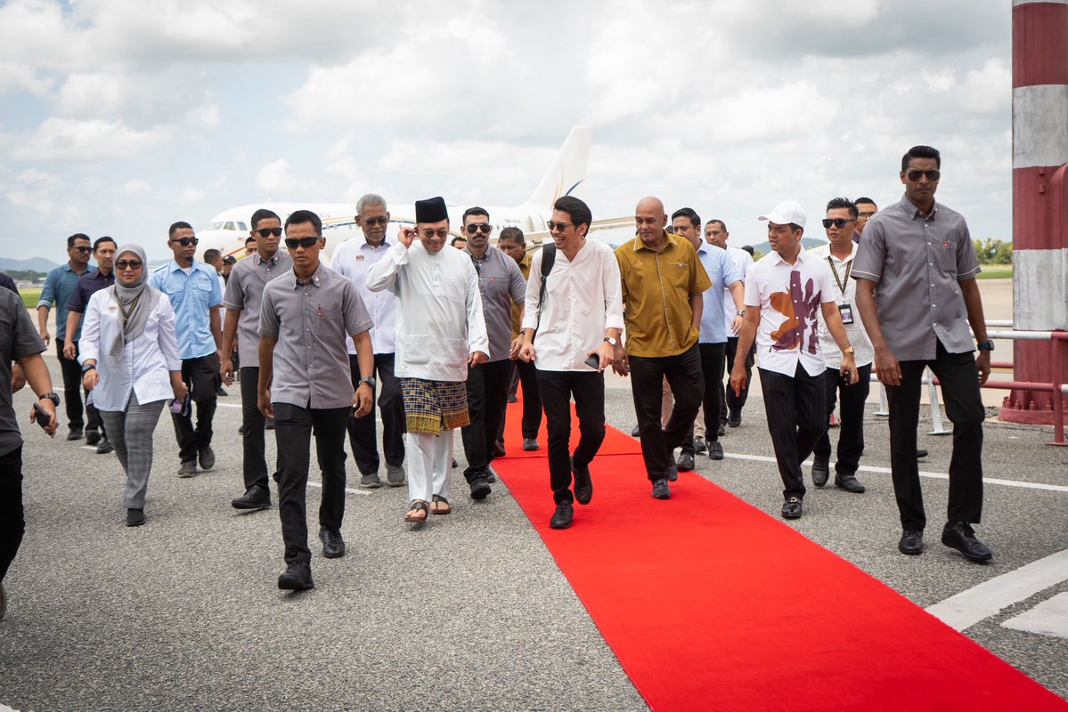 kamilmunim's tweet image. ANWAR TURUN DAHHH!!
Turun Kedah la tapi, jumpa semua rakan-rakan negeri Kedah sat lagi!