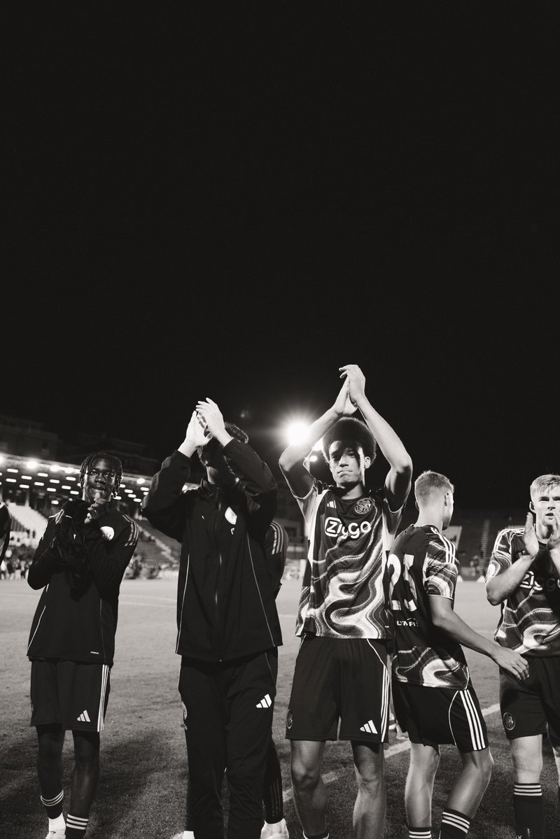 AFCAjax's tweet image. Thanks for the support in Como! ❤️

#ComoCup