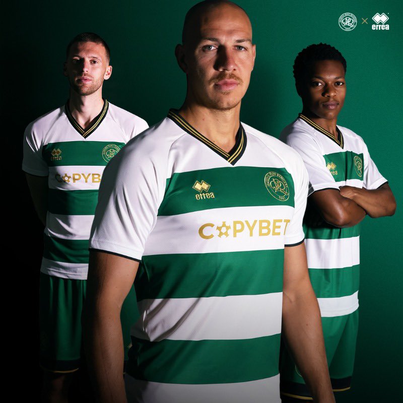TheShirtUnion's tweet image. 🟩⬜️| @QPR 3rd 25/26
Paying tribute to a significant chapter in QPR’s history - 100 years since transitioning from green and white to the now-iconic blue and white hoops. Rangers wore green and white hoops from 1892-1926.
Gold details and trim complete the look.