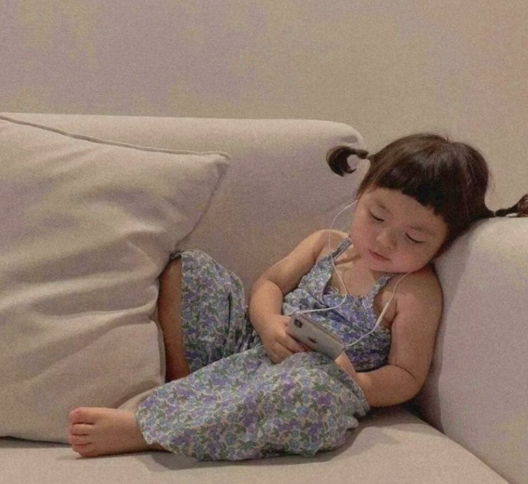 Agar aapka weight 100 kg hai to Mars pr 38 kg and Moon pr 16 kg hoga.

Matlab aap overweight nhi hain . Aap galat planet pr hain.

Khan paan bilkul na bdle. Planet badle...