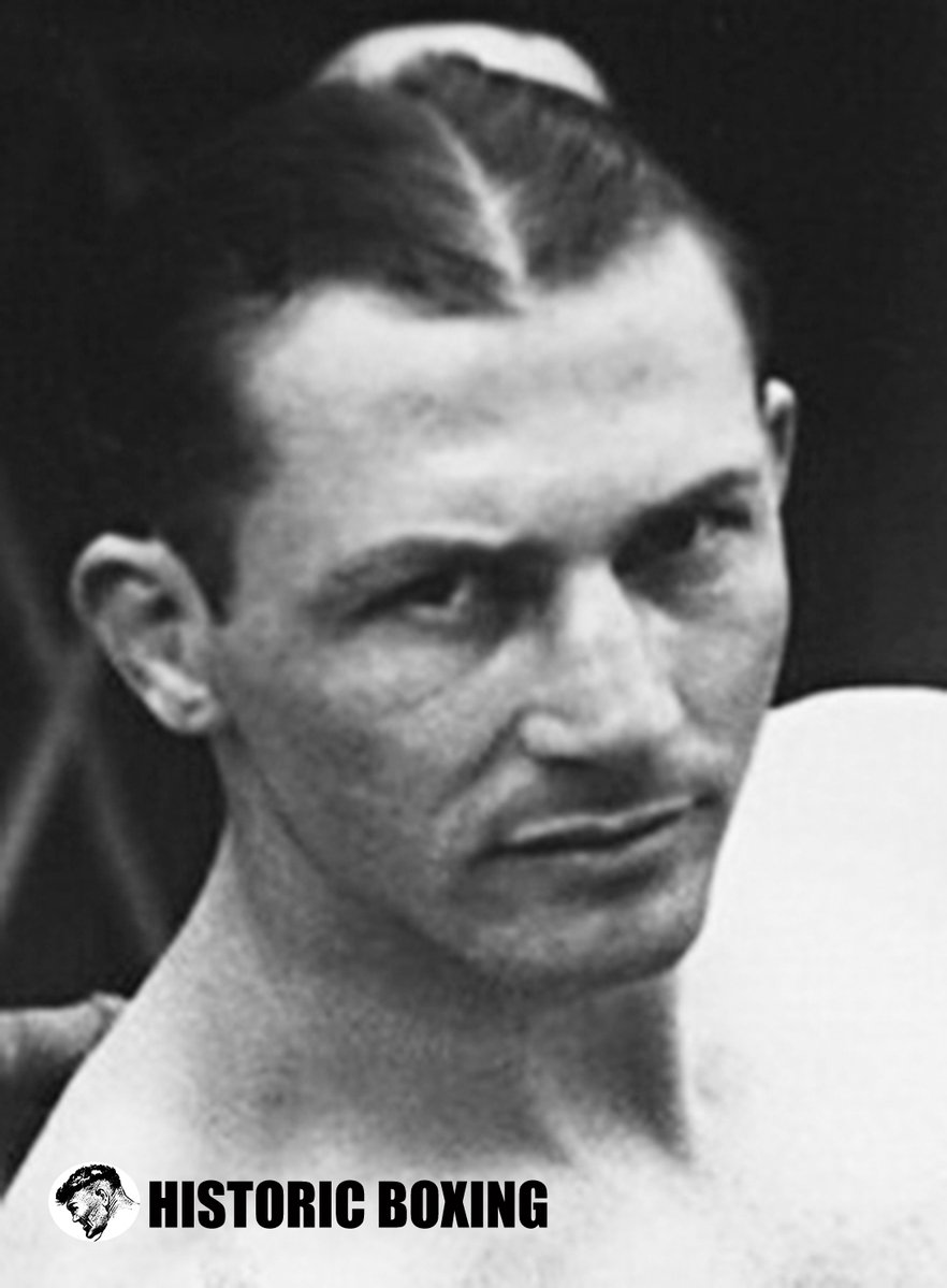 BoxerJoeGrim's tweet image. World Lightweight Champ Benny Leonard beat World Featherweight Champ Johnny Kilbane via a TKO at Philly's Shibe Park #OTD in 1917. Kilbane's manager threw in the towel at the end of Rd 3 of 6 as a "battered + dazed" Kilbane struggled to rise after being floored by a right hook.